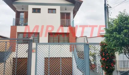 Sobrado de 218m² com 3 quartos em Vila Baruel