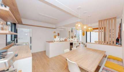 Sobrado com 3 Quartos para alugar, 137 m² por R$ 6.168/mês - Santa Felicidade - Curitiba/PR