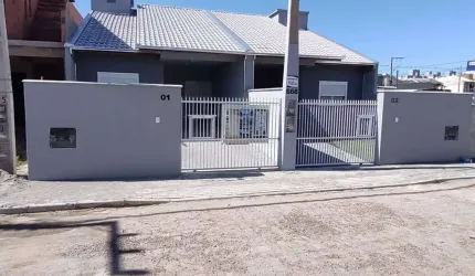 Geminado Para Vender com 3 quartos, sendo 1 suíte aprox. 700m da praia de Balneário Piçarras - SC. Ref. 363