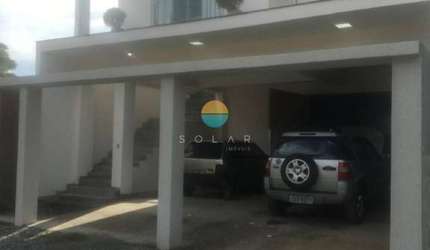 Sobrado 200m do mar com uma casa confortável de 2 dorm. + 01 suíte no piso superior, e no piso inferior uma ampla área comercial. Ref. 325