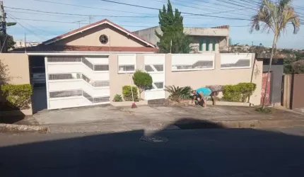 Casa com 3 quartos à venda no Jardim Monsenhor Horta - 2ª Seção, Ibirité  por R$ 780.000
