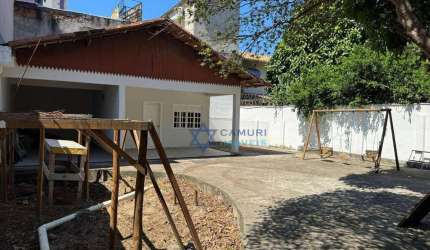 Espaçosa Área com Casa para Creche ou Afins na Praia da Costa