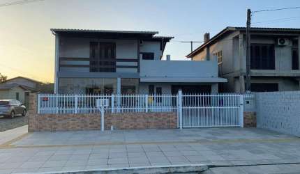 Casa para Venda em Torres, Curtume, 3 dormitórios, 3 banheiros, 1 vaga