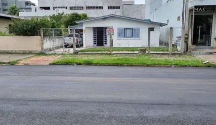 Casa para Venda em Torres, Centro, 3 dormitórios, 2 banheiros, 1 vaga