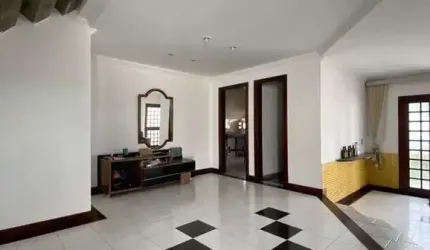 Casa no Parque Getúlio, 3 Suítes, Garagem Coberta, Área Gourmet, em Feira de Santana, Área Total de 450 m².