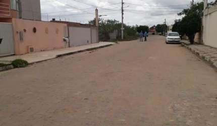 Terreno para Venda, no Sim, em Feira de Santana, com Área Total de 800,00 m², Próximo à Av. Centenário.