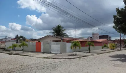 Casa residencial para Venda em rua pública, Parque Getúlio Vargas, Feira de Santana, 2 Quartos, 1 suíte, 2 salas, 1 banheiro, 2 vagas