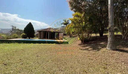 MARAVILHOSA CHÁCARA DE 10.000 M² COM PISCINA, NASCENTE E LAGO! CH00204