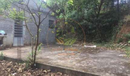 EXCELENTE  CHÁCARA EM CONDOMÍNIO, COM 2.609 M², POÇO ARTESIANO E POMAR! CH00140