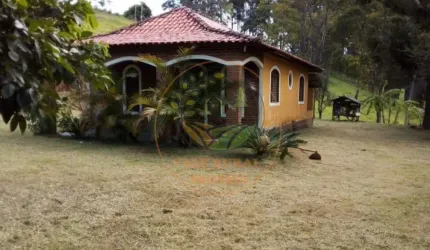 MARAVILHOSO SITIO COM VISTA PARA AS MONTANHAS EM CUNHA - SP  ST00233