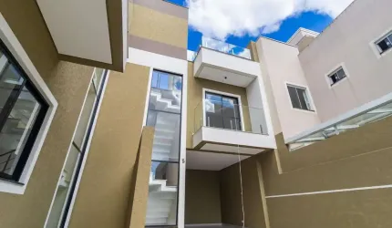 Sobrado para Venda em Curitiba, Uberaba, 3 dormitórios, 1 suíte, 3 banheiros, 2 vagas