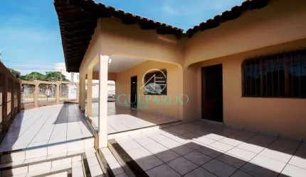 Casa terrea à venda, 3 dormitorios, sendo 1 suite, edicula com churrasqueira no Santiago, Londrina