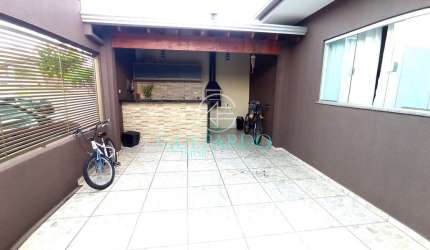 Casa geminada térrea à venda,  2 quartos, sala, cozinha com armários, Residencial Monte Castelo, Ca