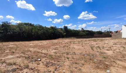 Terreno de 4.397,75m² à Venda no Jardim Universitário – Araras/SP | Localização Privilegiada ao Lad