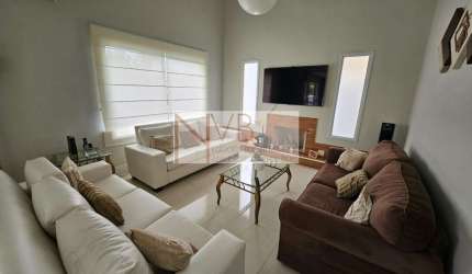 Casa à venda no condomínio Raízes Granja Viana - R$ 2.700.000
