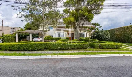 Casa em condomínio fechado, 04 Dormitórios, Quintal com Piscina e Área Gourmet - São Braz, Curitiba-PR