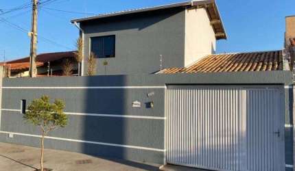 Casa à venda em Jaguariúna, Jardim Silvio Rinaldi, com 3 quartos, com 175 m²