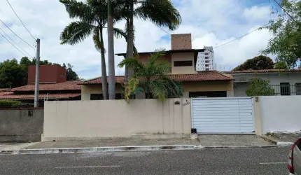 Casa à Venda em Miramar