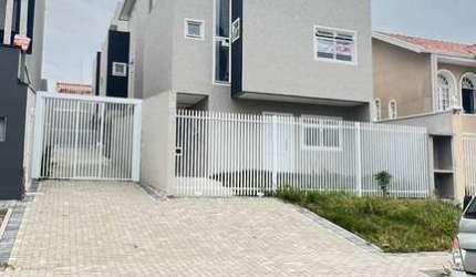 Venda de Casa em Condomínio de Luxo no Xaxim, Curitiba-PR: 3 Quartos, 1 Suíte, 2 Salas, 3 Banheiros, 120,04 m²!