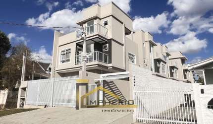 Imperdível residência à venda em Curitiba-PR, Boqueirão! 3 quartos, 1 suíte, 1 sala, 4 banheiros, 2 vagas e 125,51 m².