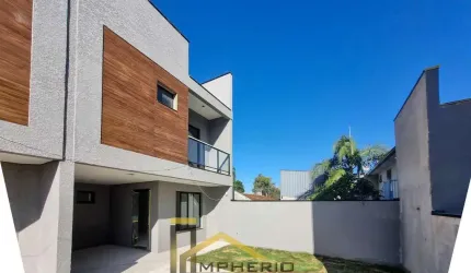 Imperdível oportunidade de adquirir casa com 3 quartos e 2 suítes no Capão Raso, Curitiba-PR.