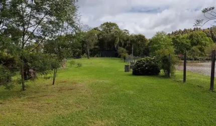 Área de terra com vista e açude à venda em Morro Reuter RS