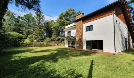 Magnífica casa de alto padrão a venda no centro de Nova Petrópolis, jardim da Serra Gaúcha