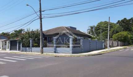 Casa de esquina com piscina à venda em São Leopoldo RS