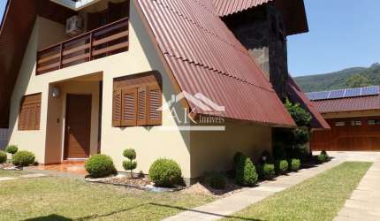 Casa com salão de festas e 3 quartos à venda em Picada Café na Serra Gaúcha