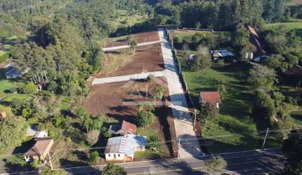 Terrenos urbanos, com excelente localização à venda em Presidente Lucena, na Serra Gaúcha