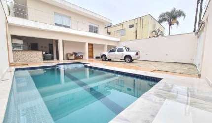 Casa à Venda na Enseada no Guarujá .