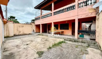 Casa com 8 quartos sendo 3 suíte à venda no Jardim Guaiuba - Guarujá/SP.