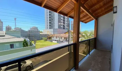 Sobrado com 4 dormitórios à venda, 300 m² por R$ 1.300.000 - Centro - Navegantes/SC