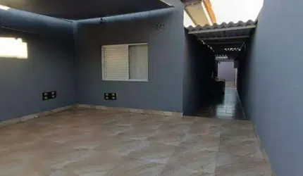 Casa à venda no Jardim Santa Rita de Cássia em Santa Bárbara d'Oeste com 1 quarto e 2 vagas de garagem