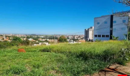 Terreno comercial à venda no Jardim São Francisco em Santa Bárbara d'Oeste.