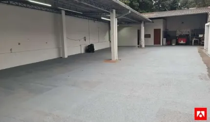 Casa ampla com salão ao lado à venda no centro de Santa Bárbara d'Oeste