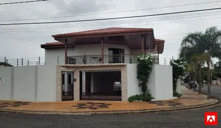 Casa de alto padrão sobrado à venda no Jardim Panambi, em Santa Bárbara d'Oeste com 3 quartos (3 suítes) e 4 vagas garagem