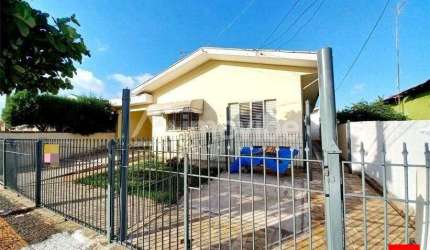 Casa à venda no Bairro Cariobinha em Americana com 5 quartos e 2 vagas de garagem