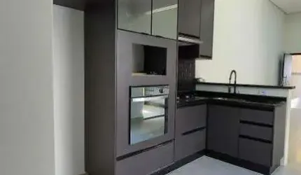 Casa à venda no Parque Universitário em Americana com 3 quartos (1 suíte) e 2 vagas de garagem