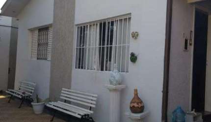 Casa à venda no Jardim Guanabara em Americana com 3 quartos e 3 vagas de garagem
