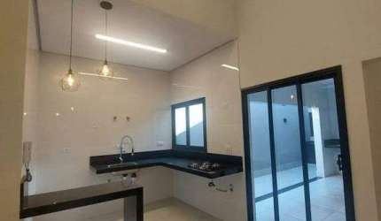 Casa à venda no Jardim São Francisco em Santa Bárbara d'Oeste com 2 quartos (1 suíte) e 2 vagas de garagem