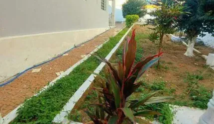 Casa à venda no Jardim Três Marias em Salto com 2 quartos e 2 vagas de garagem