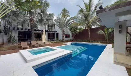 Casa de alto padrão á venda, 4  suítes, 5 vagas -  Jd. Bela Suiça, Londrina, PR