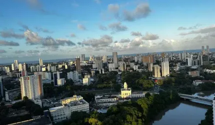 Apartamento para venda tem 141m2, andar alto, com 3 quartos em Madalena - Recife - PE