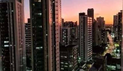 Recém reformado, 1 quarto amplo com 43m2. Andar alto! Lindo!!