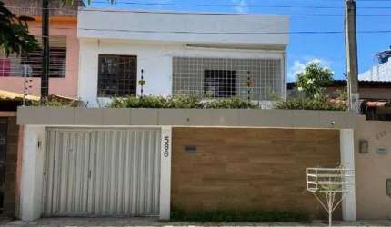 Casa para venda possui 227 metros quadrados com 4 quartos em Iputinga - Recife - PE