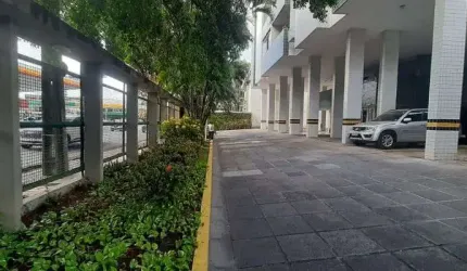 Apartartamento nas Graças | Av principal | 122m² | 3 quartos + dep. | varanda - 1 vaga