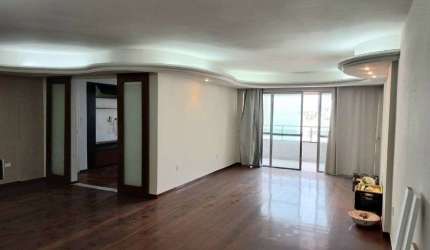 Apartamento para aluguel e venda possui 200 metros quadrados com 4 quartos