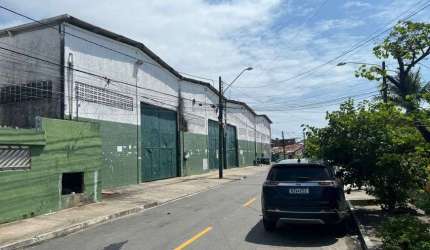 Galpão/Depósito/Armazém para aluguel possui 500 metros quadrados