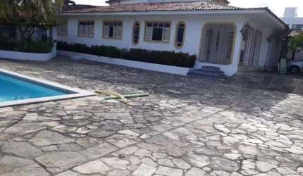 Casa para venda rm Candeias tem 560m² com 6 quartos